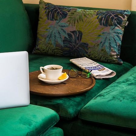 Maxuite Hotel In Home Akcay  Bagian luar foto