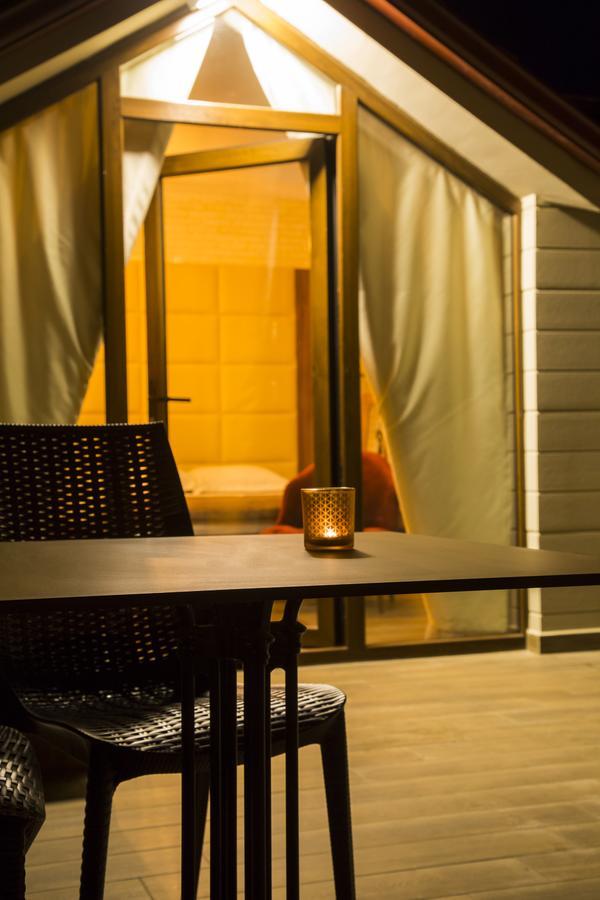 Maxuite Hotel In Home Akcay  Bagian luar foto