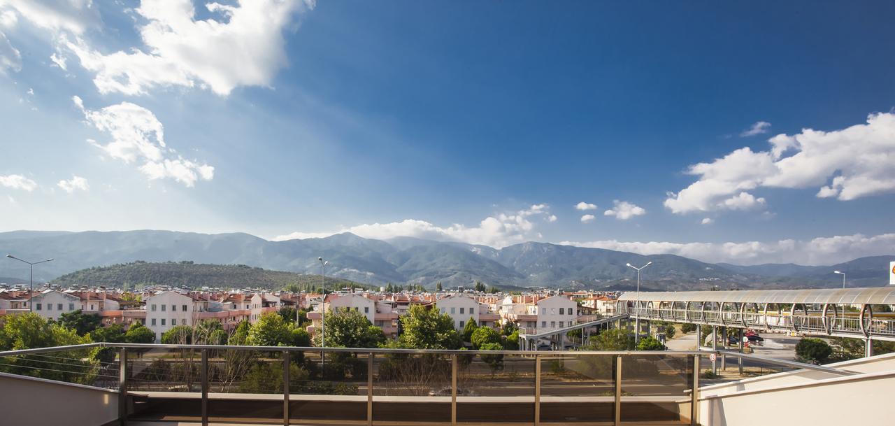 Maxuite Hotel In Home Akcay  Bagian luar foto