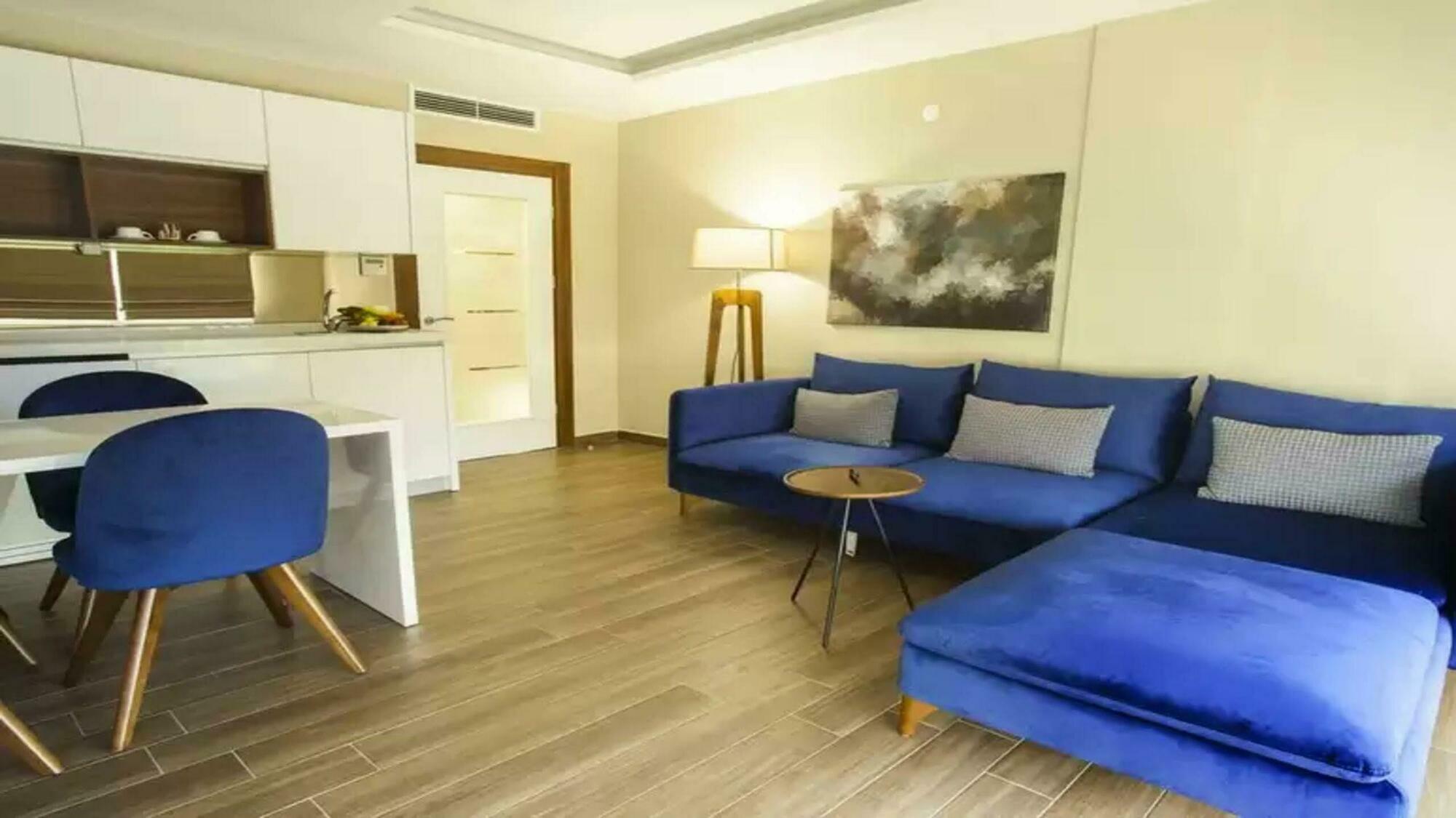 Maxuite Hotel In Home Akcay  Bagian luar foto