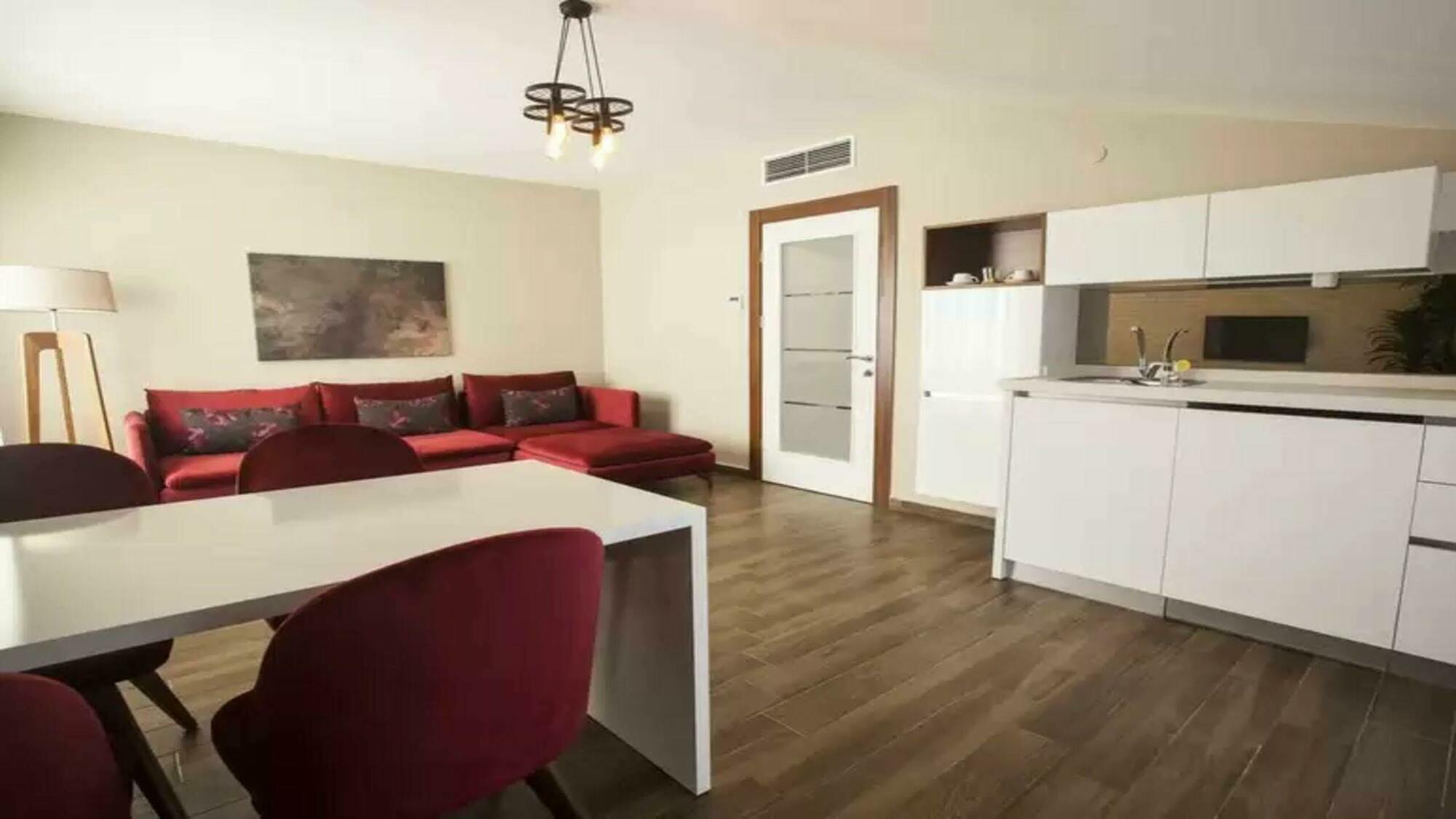 Maxuite Hotel In Home Akcay  Bagian luar foto