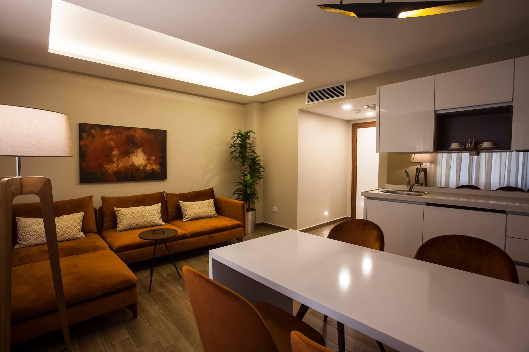 Maxuite Hotel In Home Akcay  Bagian luar foto