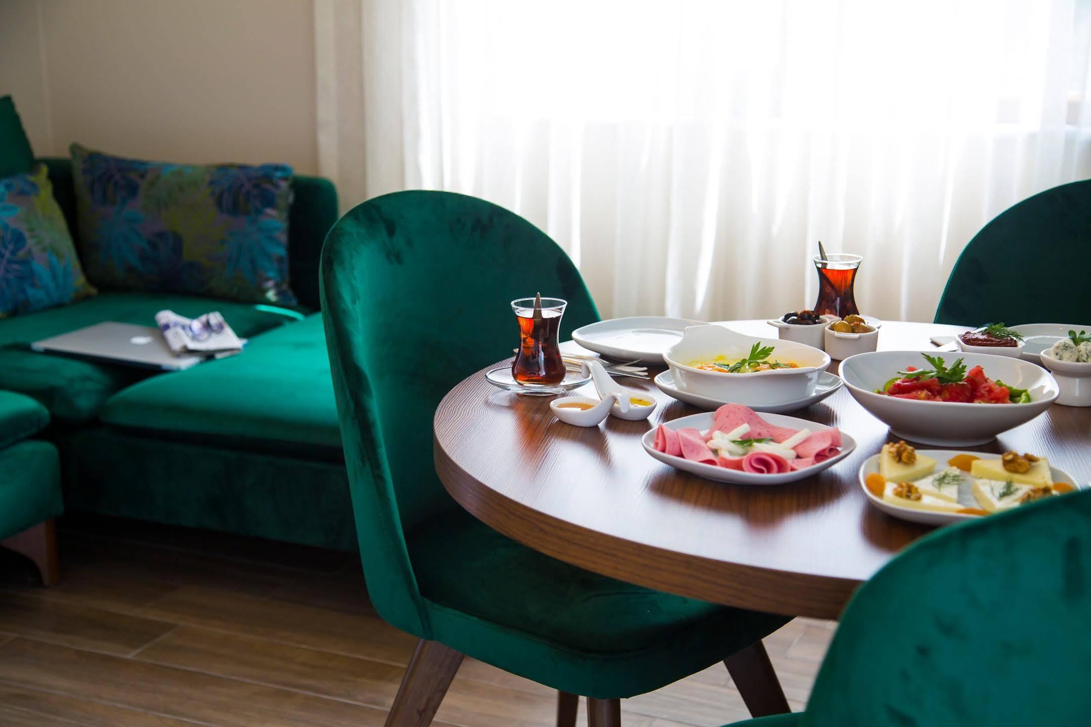 Maxuite Hotel In Home Akcay  Bagian luar foto
